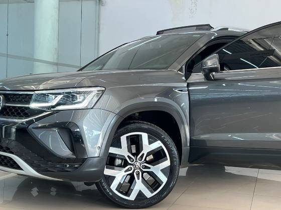 VOLKSWAGEN TAOS 1.4 250 TSI TOTAL FLEX HIGHLINE AUTOMÁTICO